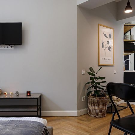 Feel Lviv! Old City Apartment Экстерьер фото